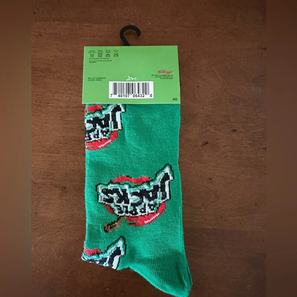 ☀️ 3/$10 Men’s Apple Jacks cereal  crew socks (see description)